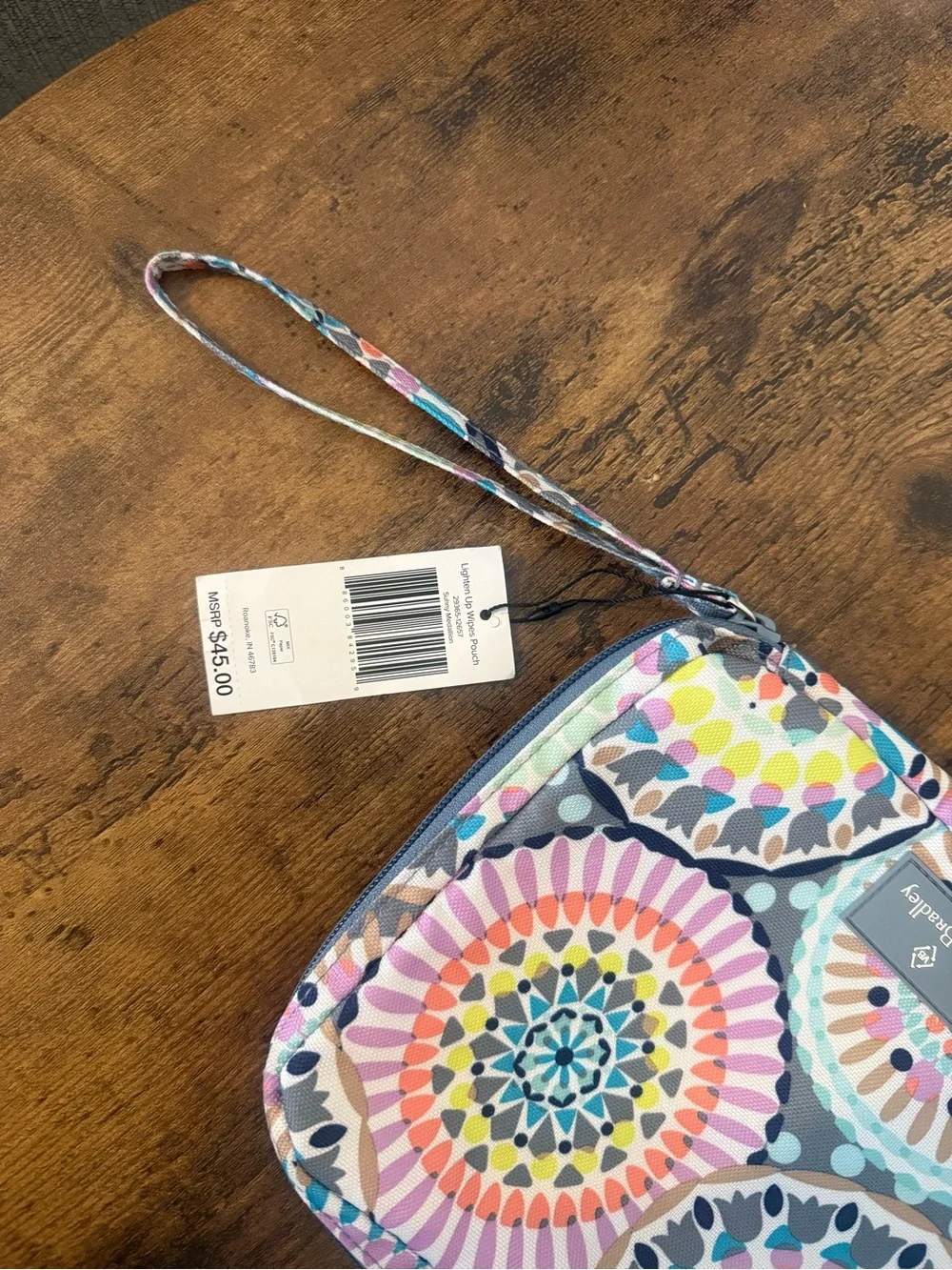 Vera Bradley Wipes Pouch Lighten Up Sunny Medallion MSRP $45